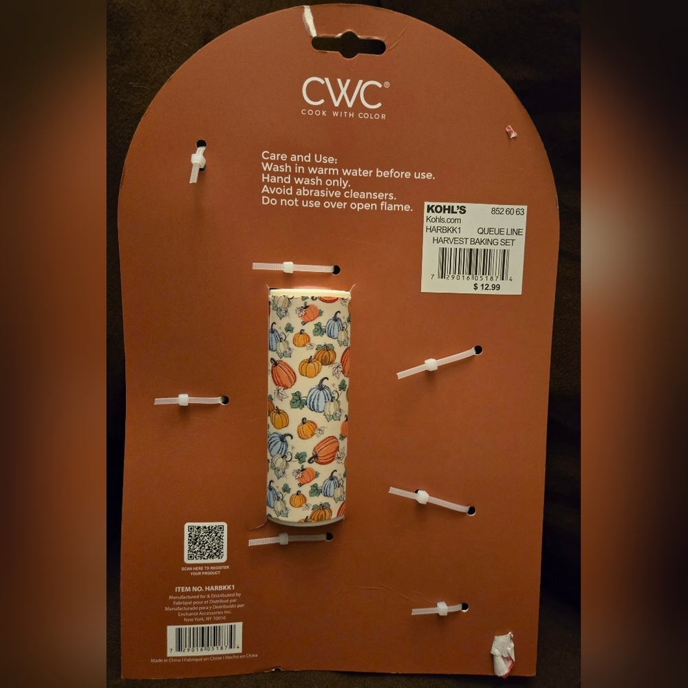 CWC Orange Pumpkin 4-Piece Mini Baking Set - Picture 2 of 2